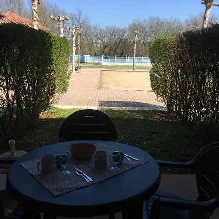 Charmant T2 / 5 pers.dans résidence avec PISCINE CHAUFFEE Monflanquin Exterior foto